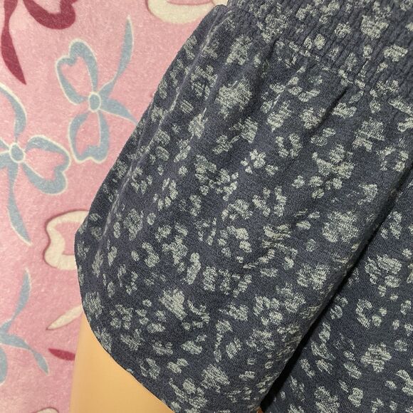 Gapbody Blue Casual Spring Lounge Floral Shorts Size Medium - Picture 3 of 7